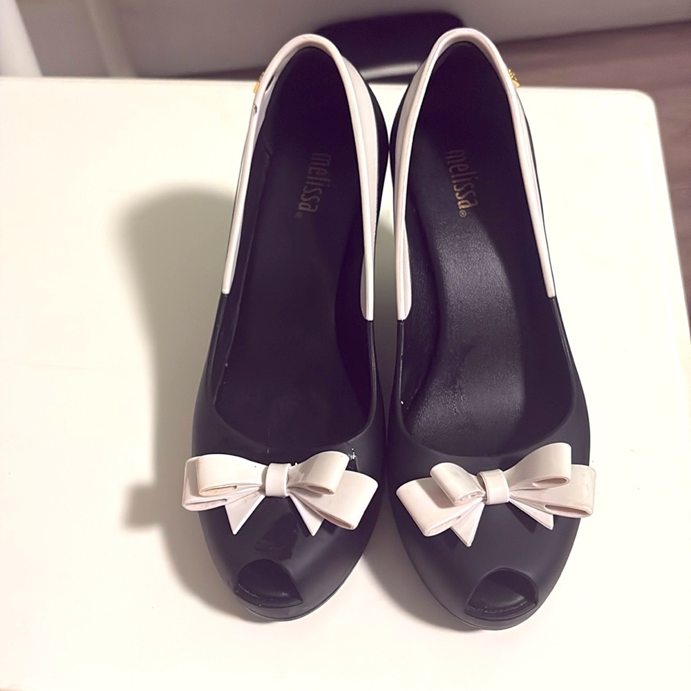 Melissa black and white wedges